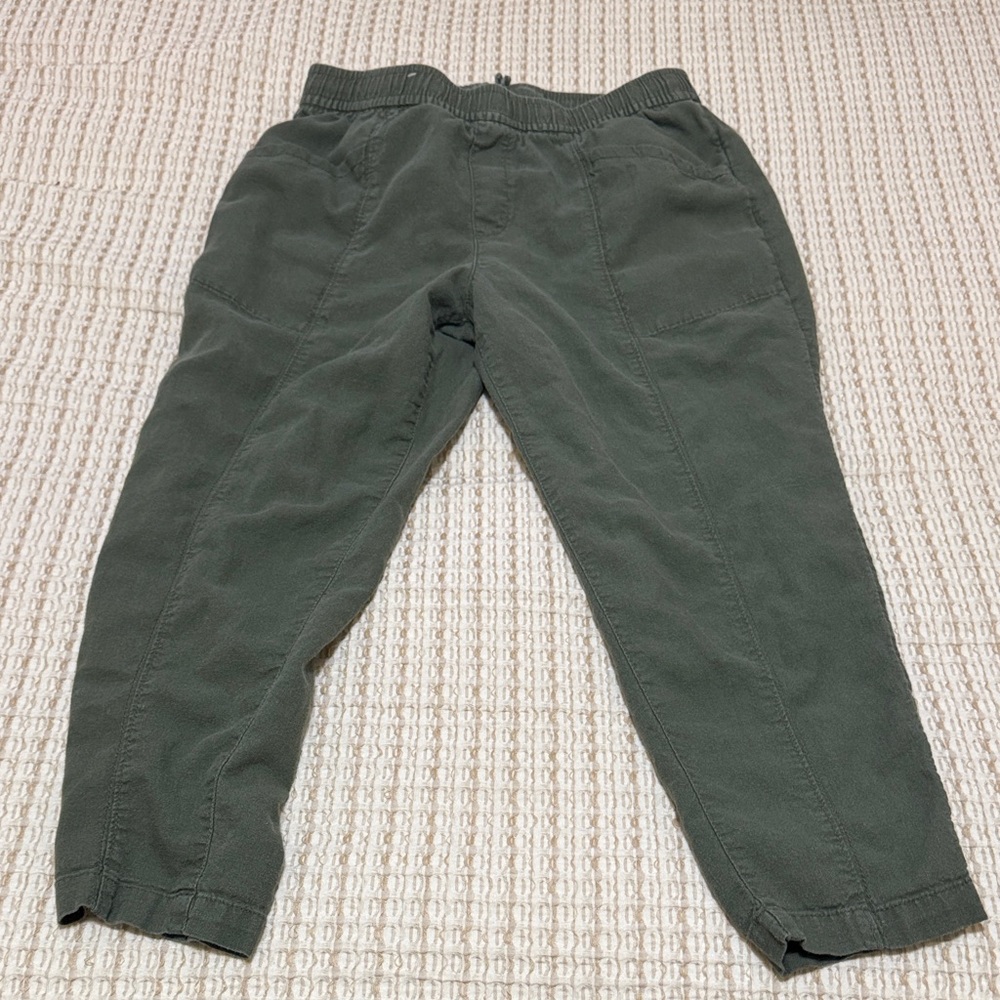 Old Navy Green capris